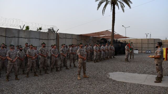 Imagen del relevo de los mandos en la misión en Irak.