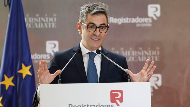 El rey entrega el 'Premio Gumersindo de Azcárate'