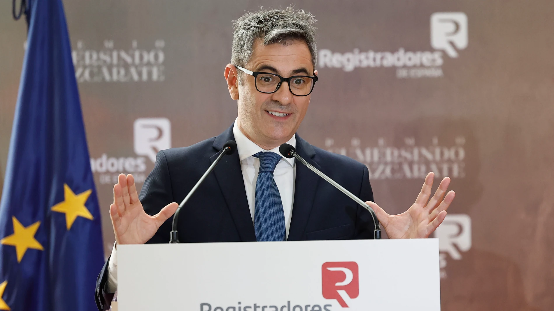 MADRID, 13/06/2025.- El ministro dePresidencia, Justicia y Relaciones con las Cortes, Félix Bolaños, duante su intervención en el acto de entrega de la XV edición del Premio Gumersindo de Azcárate del colegio de Registradores otorgado al Poder Judicial, este viernes en el Real Casino de Madrid. EFE/ Chema Moya