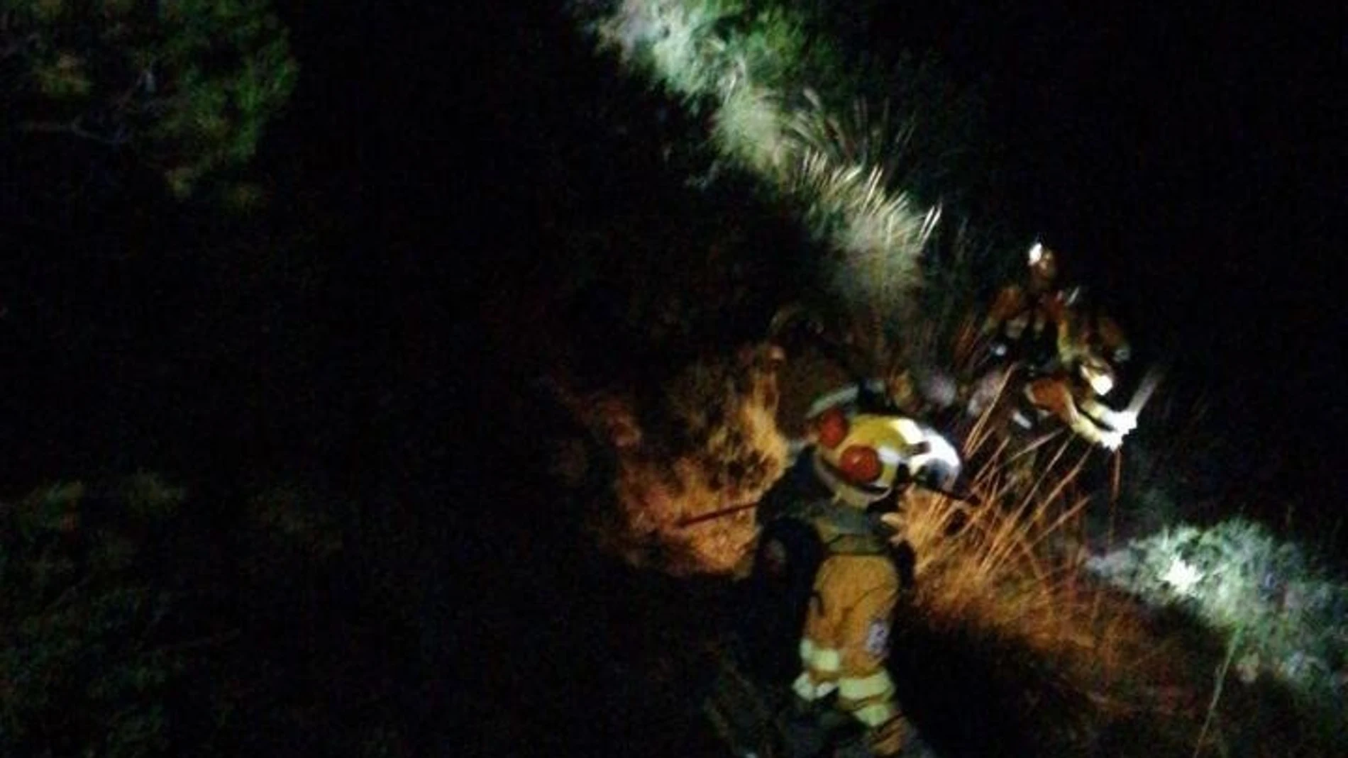 Bomberos sofocan un conato de incendio forestal en Cabo Tiñoso, en Cartagena (Murcia) REMITIDA / HANDOUT por 1-1-2 REGIÓN DE MURCIA Fotografía remitida a medios de comunicación exclusivamente para ilustrar la noticia a la que hace referencia la imagen, y citando la procedencia de la imagen en la firma 13/06/2025