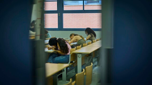 Estudiantes en un aula