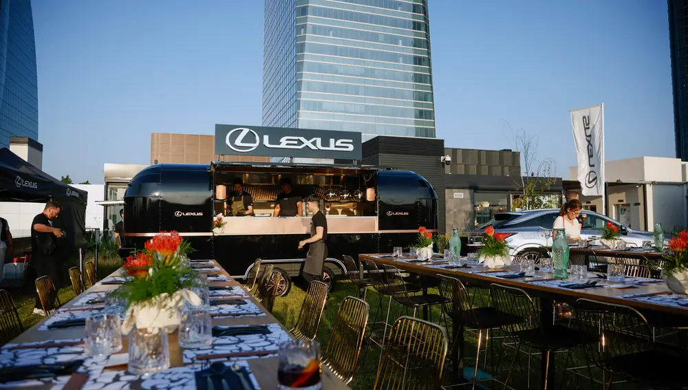 Lexus se inspira en la hospitalidad japonesa para diseñar su ‘food truck’ en Madrid