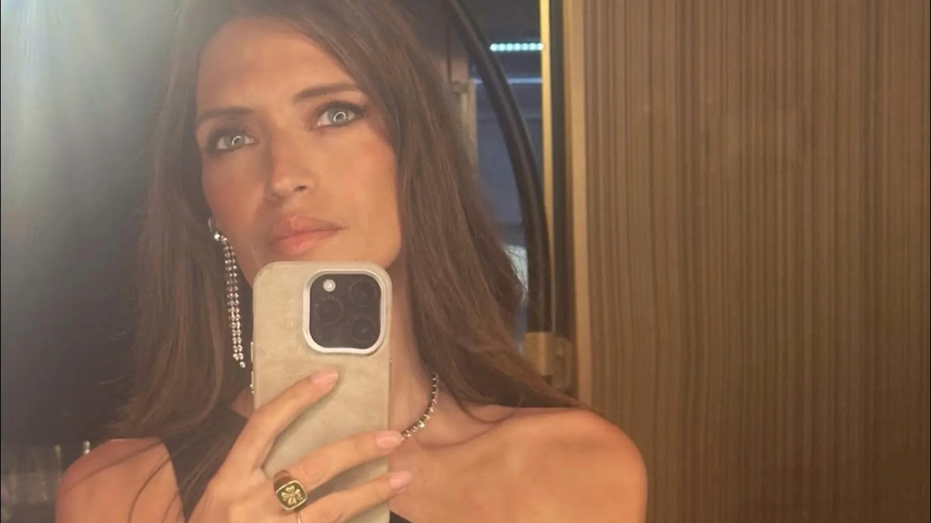El look de Sara Carbonero para irse de cena.