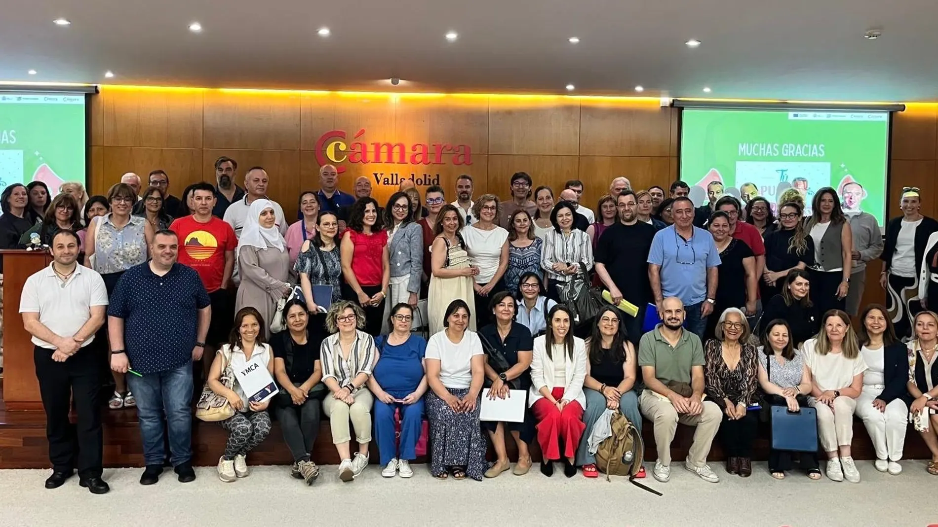 Foto de familia de los participantes en el II Encuentro +45