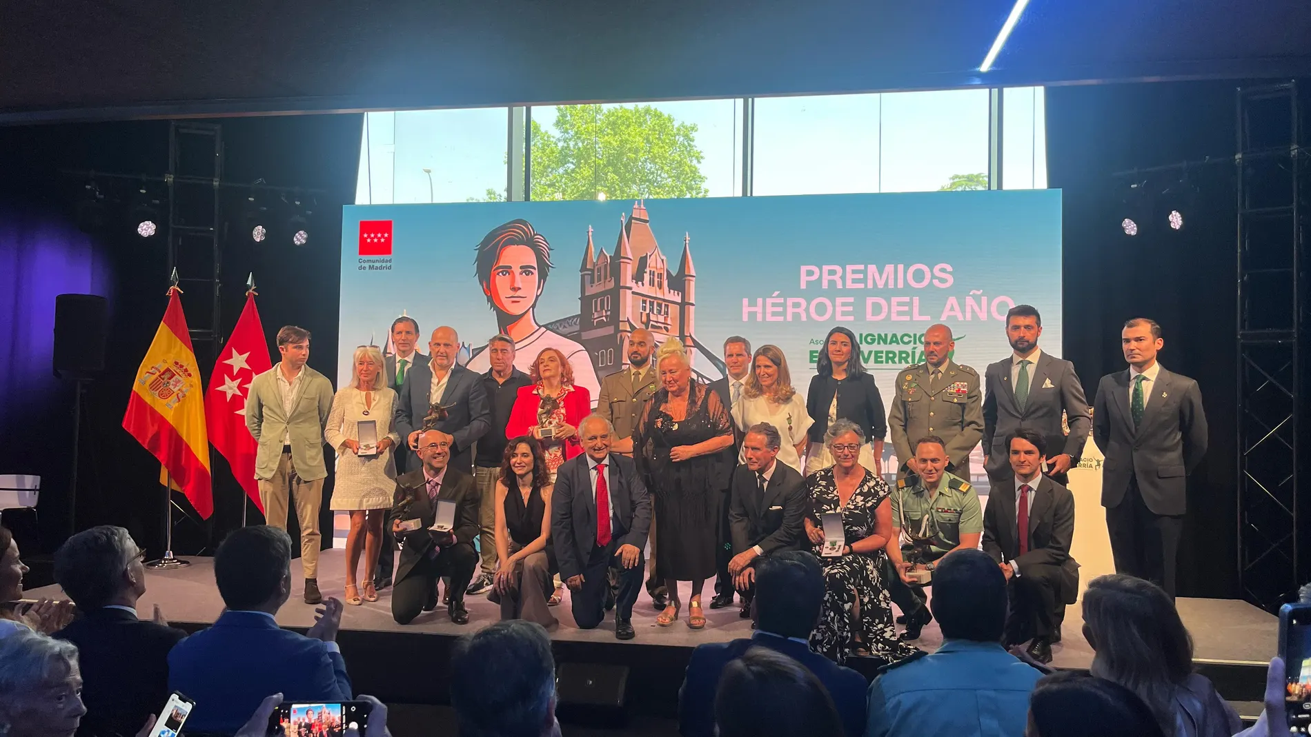 Foto de familia de los premiados