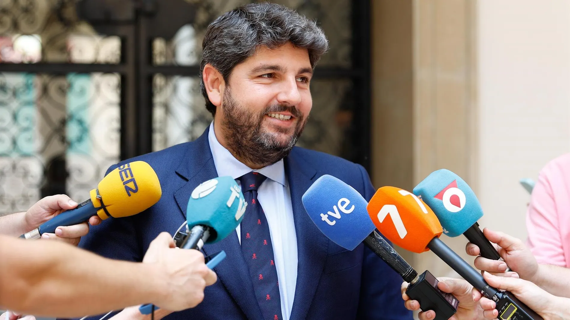 MURCIA.-López Miras exige elecciones: "La trama corrupta del núcleo más cercano a Sánchez ha robado 550.000 euros a la Región"