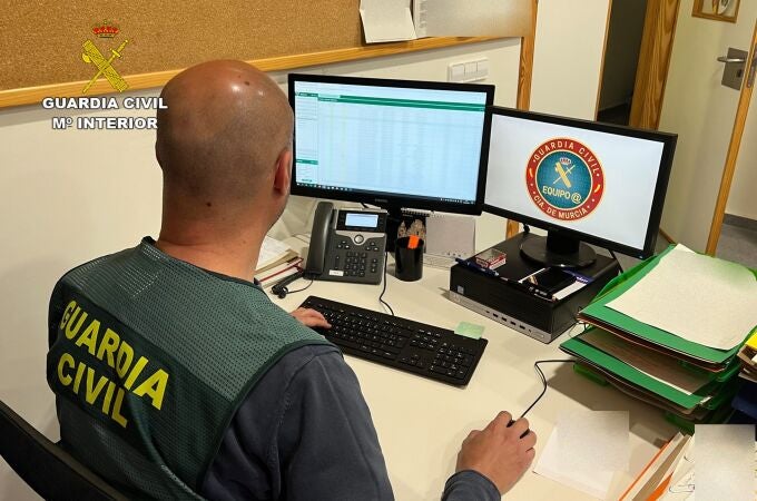 Sucesos.- Guardia Civil detiene a un joven por acosar a su expareja con más de un centenar de llamadas ocultas