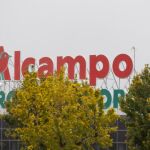 Economía.- (AMP) Acuerdo en el ERE de Alcampo: 565 despidos, 145 menos, con indemnizaciones de 35 días por año