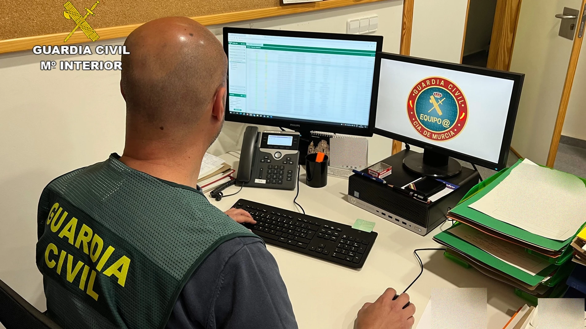 La Guardia Civil detiene a un joven por acosar a su expareja con más de un centenar de llamadas ocultas