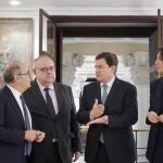 Mañueco presenta junto a Alejandro Vázquez las nuevas medidas en materia de protección de la salud de la mujer