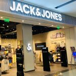 Este vaquero JACK & JONES sienta bien a los 40 (y ahora cuesta la mitad)
