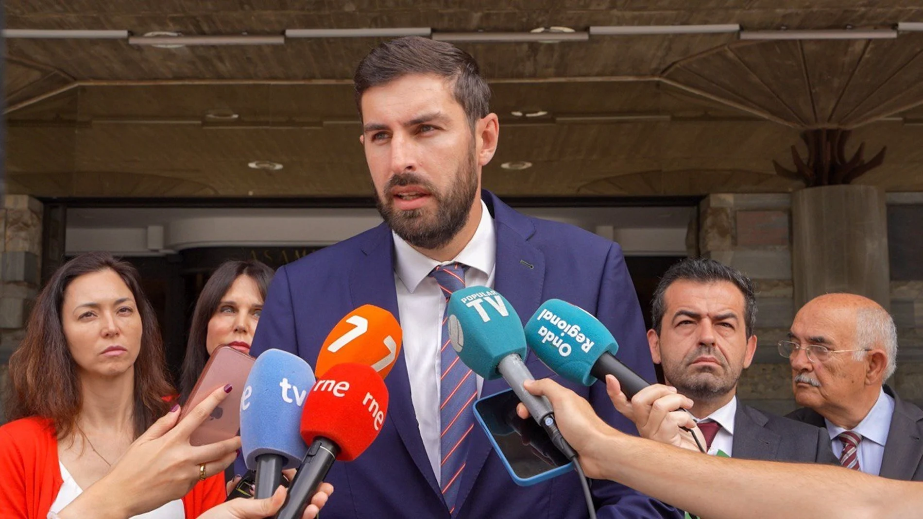 MURCIA.-Vox propone una comisión de investigación en la Asamblea sobre las "mordidas en las obras del AVE"