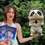 La periodista Teresa Pernía lanza "Animales Astronautas"