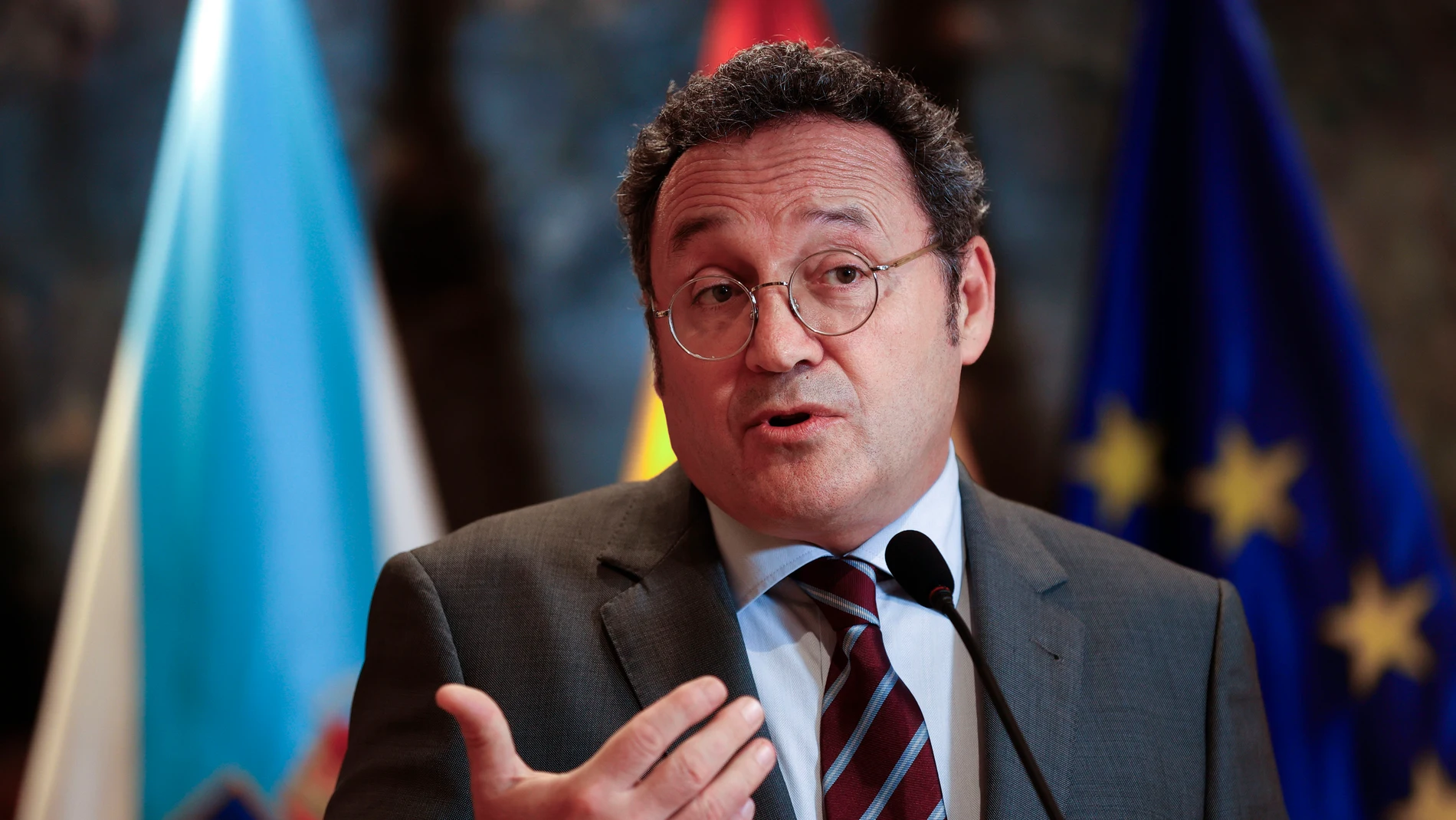 BERGONDO (A CORUÑA), 13/06/25.- El fiscal general del Estado, Álvaro García Ortiz, durante la clausura este viernes de la Escuela de Verano del Ministerio Fiscal, que desde el pasado miércoles ha acogido el Pazo de Mariñán, situado en el concello coruñés de Bergondo. EFE/Cabalar