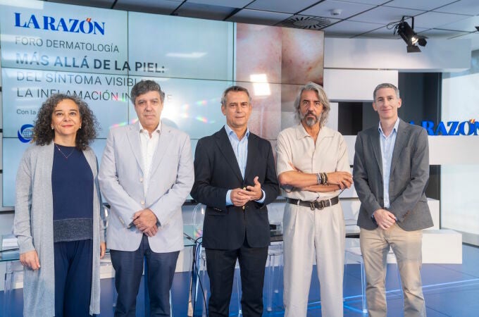 Doctores participantes del Foro Dermatología