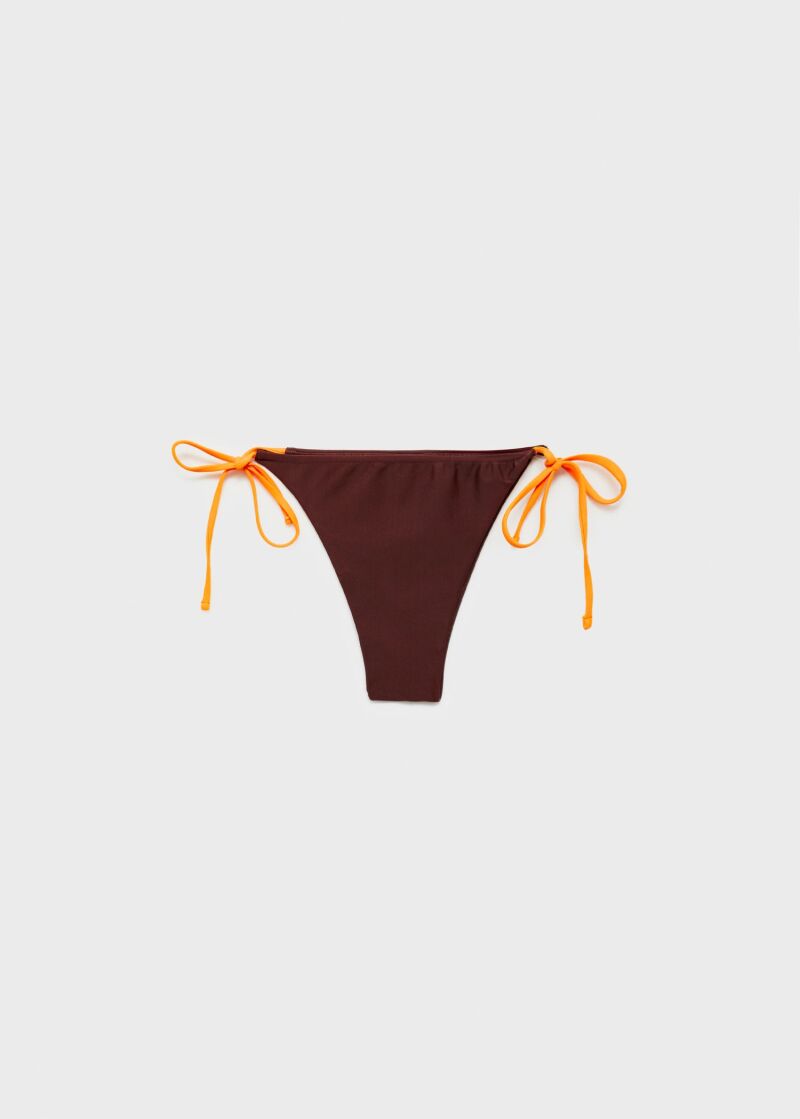 Braguita bikini con lazos.