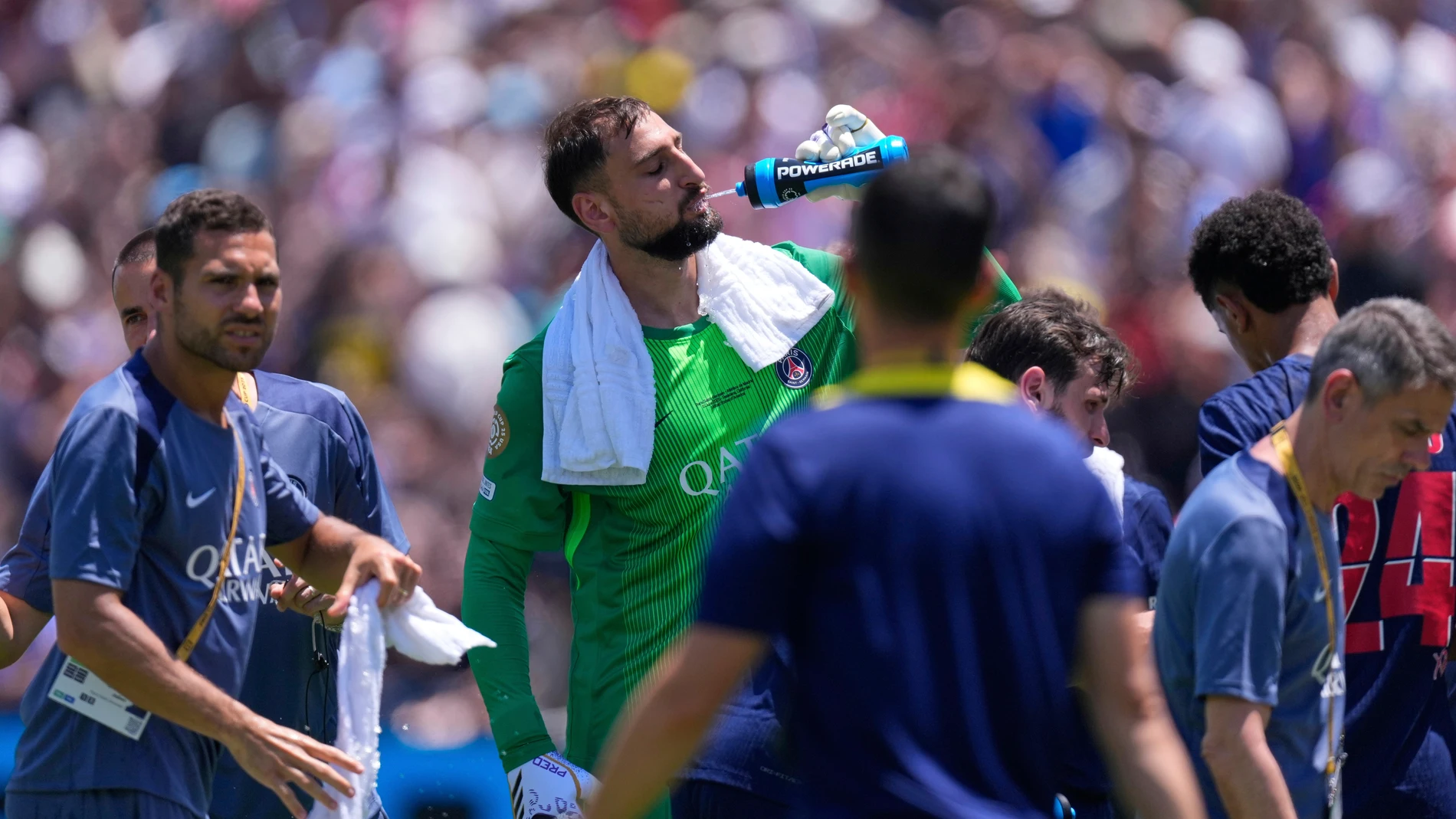Paris Saint-Germain's goalkeeper Gianluigi Donnarumma cools off during the Club World Cup group B soccer match between PSG and Atletico Madrid, in Pasadena, Calif., Sunday, June 15, 2025. (AP Photo/Mark J. Terrill)