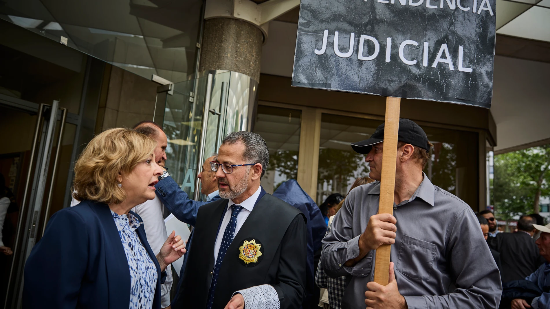 Jueces y fiscales convocan un paro este miércoles en rechazo a las reformas anunciadas por el Gobierno en los juzgados de Plaza de Castilla.