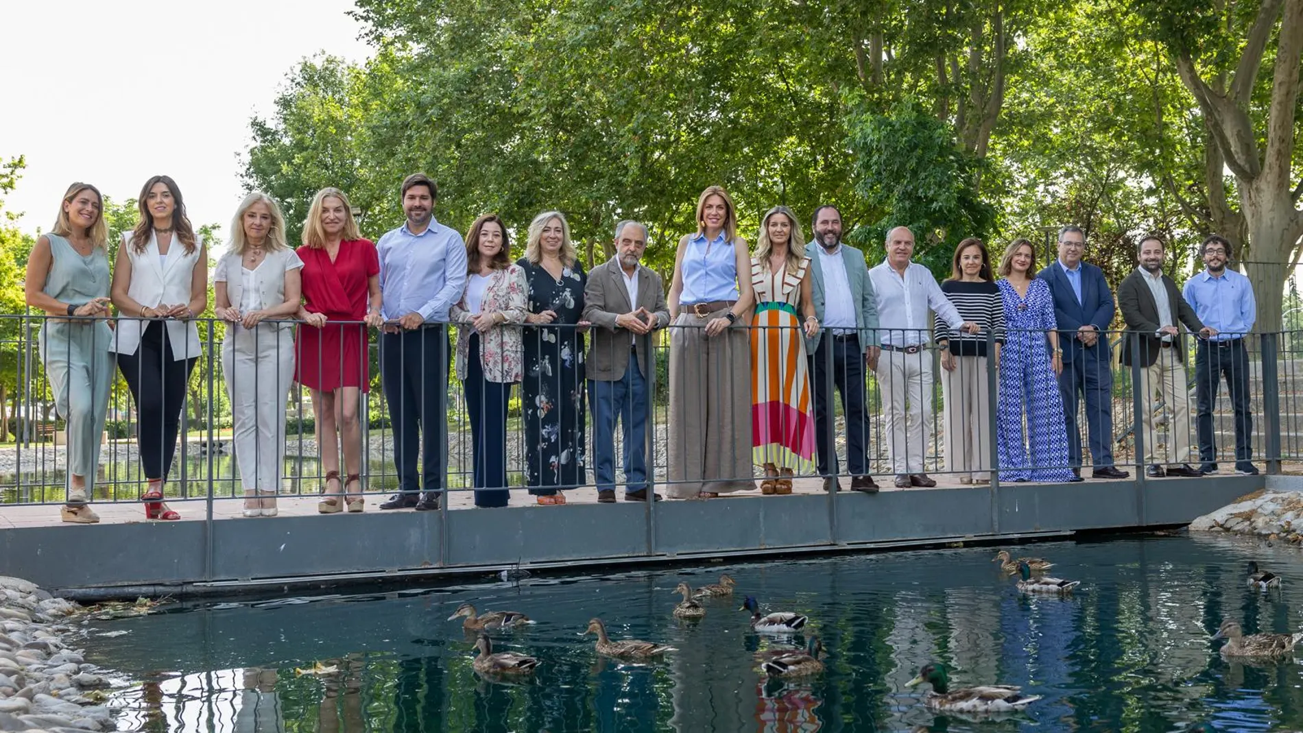 La alcaldesa de Pozuelo de Alarcón, Paloma Tejero, con su equipo de gobierno