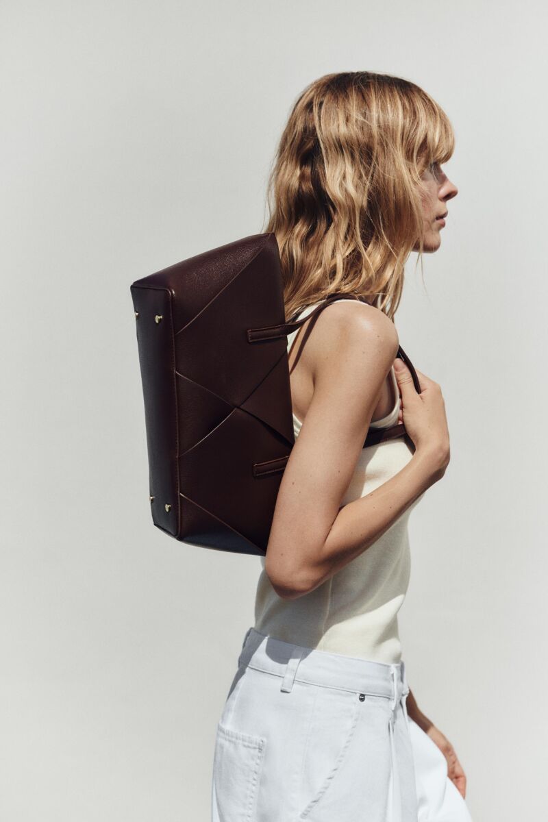 Bolso estructurado marrón de Zara