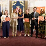 La consejera de Educación, Rocío Lucas, participa en la entrega de premios del I certamen ‘Enseñamos a leer’.