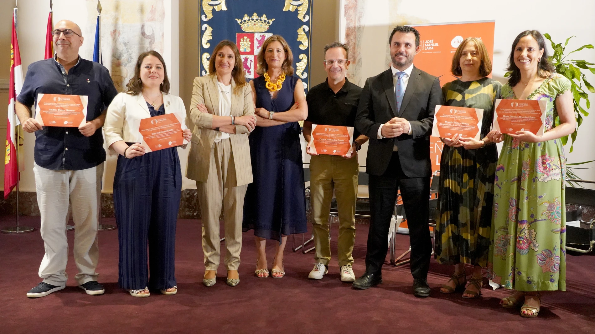 La consejera de Educación, Rocío Lucas, participa en la entrega de premios del I certamen ‘Enseñamos a leer’.
