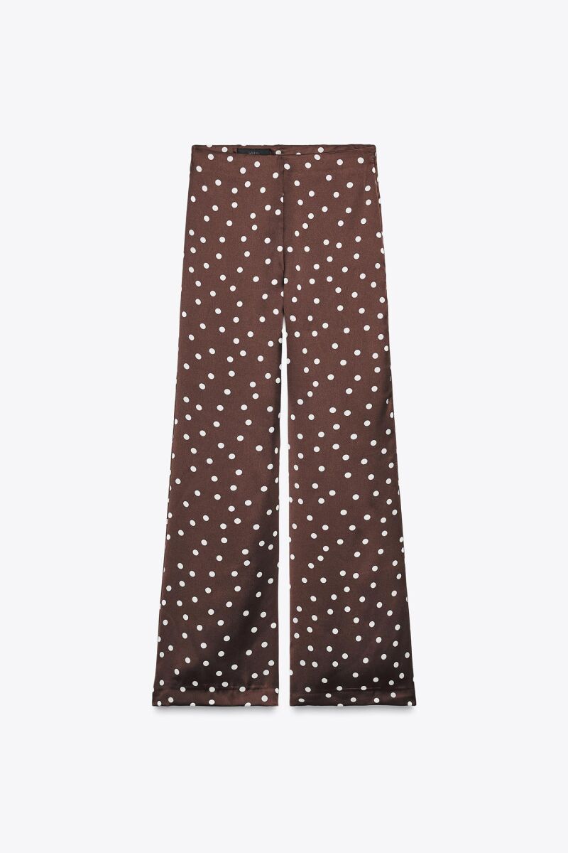 Pantalón de lunares.
