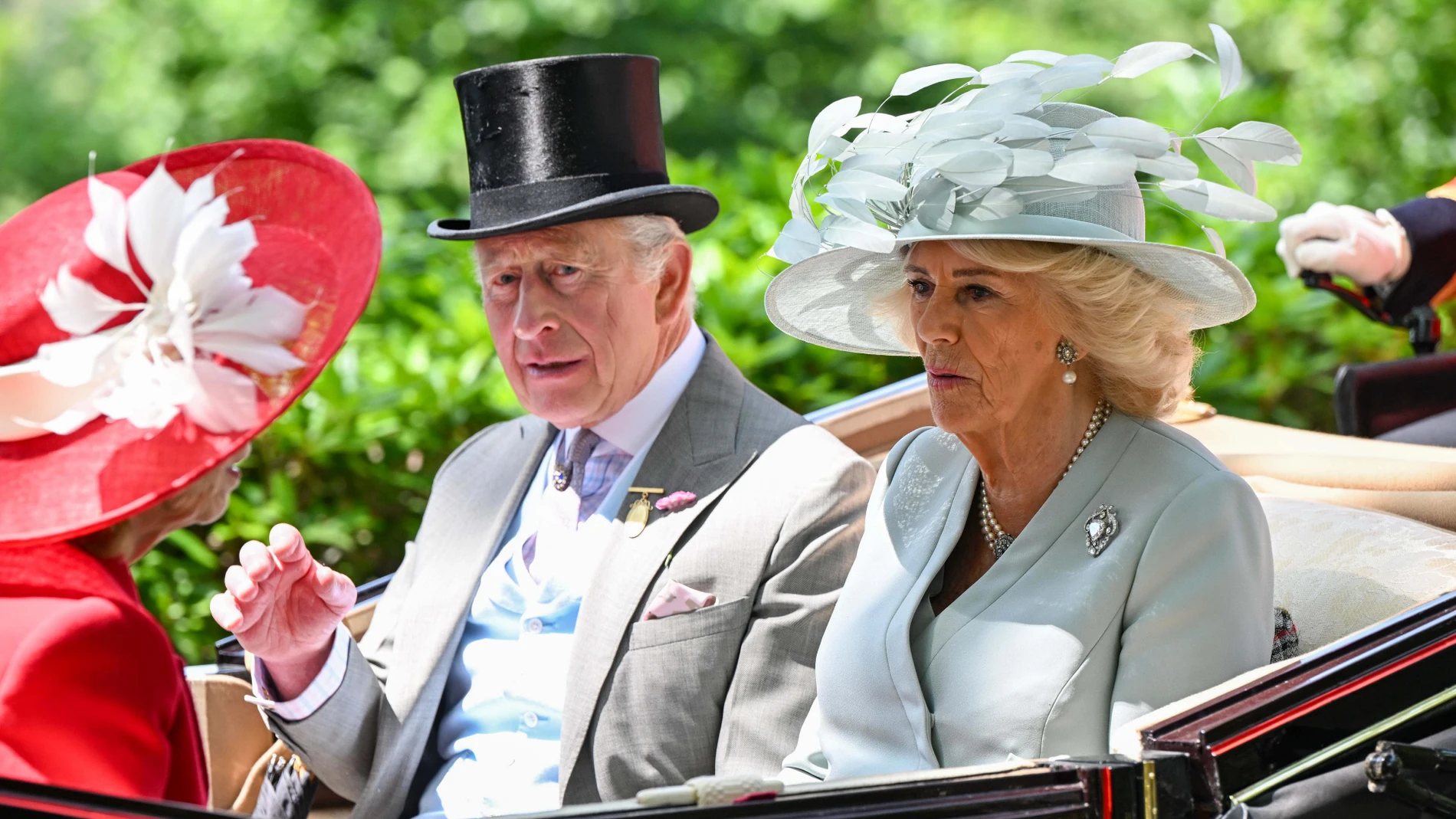 Los reyes Carlos y Camilla en Ascot