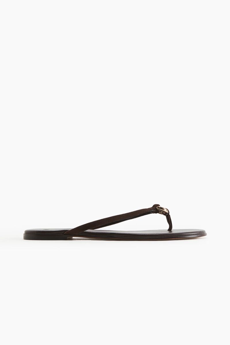 Sandalias planas.