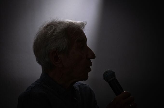 José Sacristán presenta 'Caminando con Antonio Machado, de los días azules a El sol de la infancia' en el teatro Fernán Gómez 