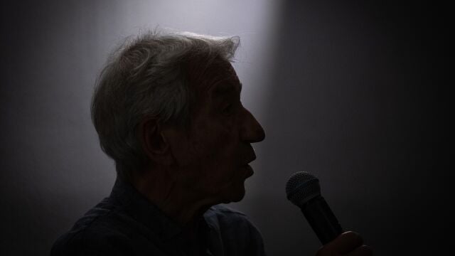 José Sacristán presenta 'Caminando con Antonio Machado, de los días azules a El sol de la infancia' en el teatro Fernán Gómez 