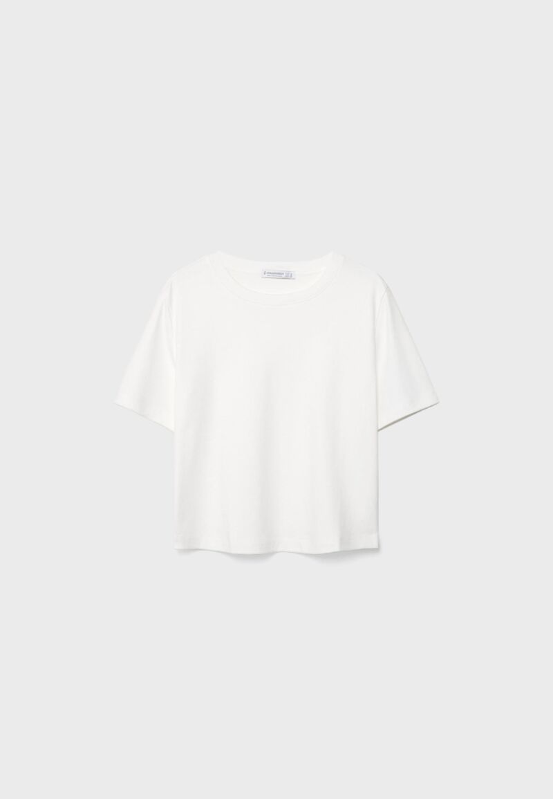 Camiseta blanca.