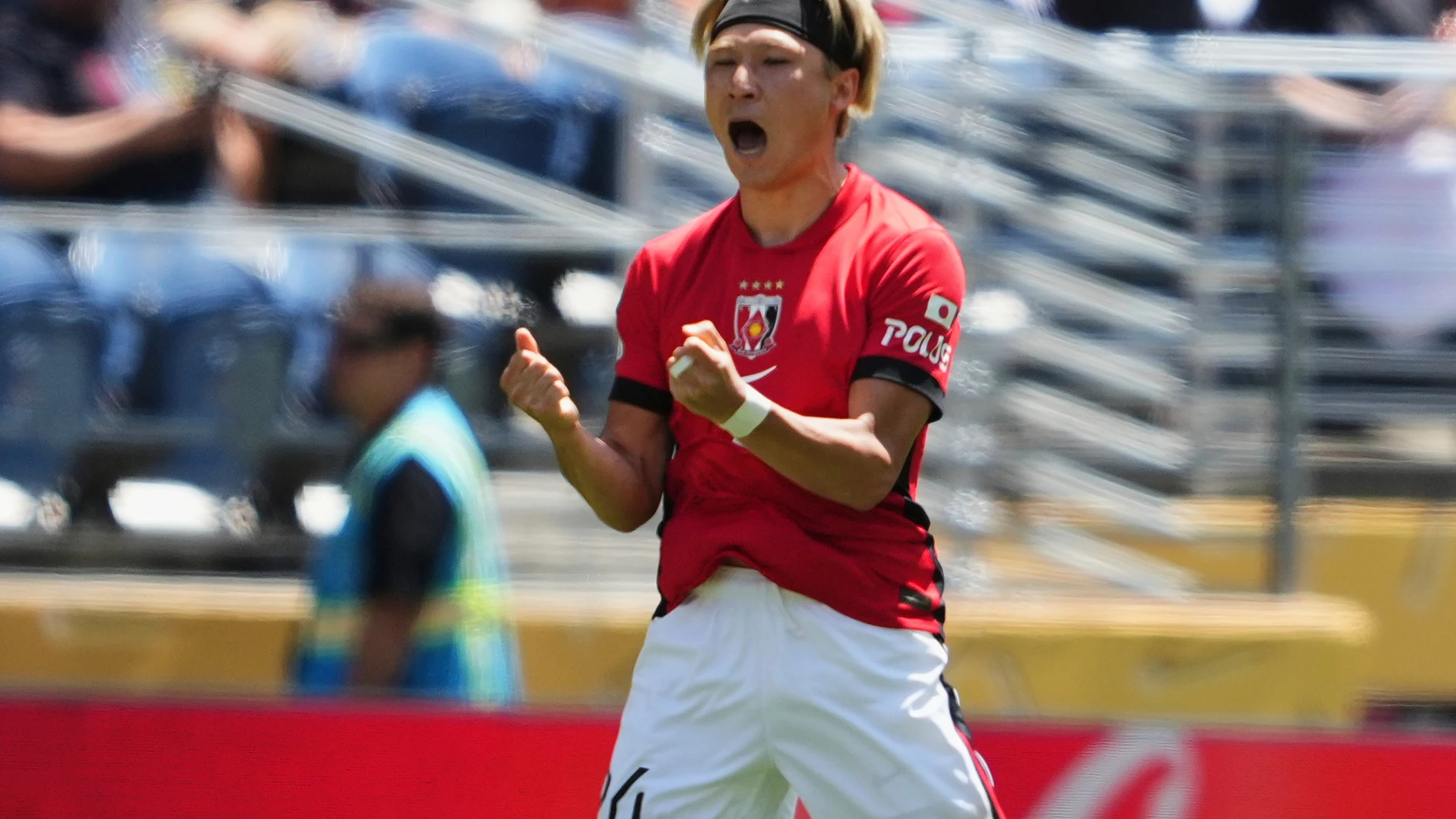 Yusuke Matsuo celebra el gol del descuento ante River Plate.