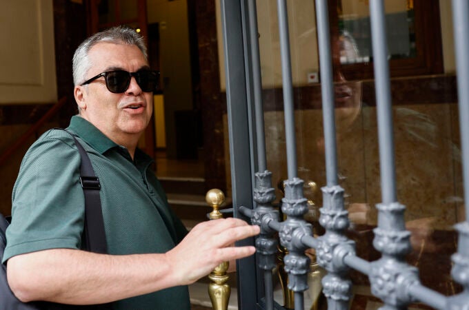 Santos Cerdán en su domicilio