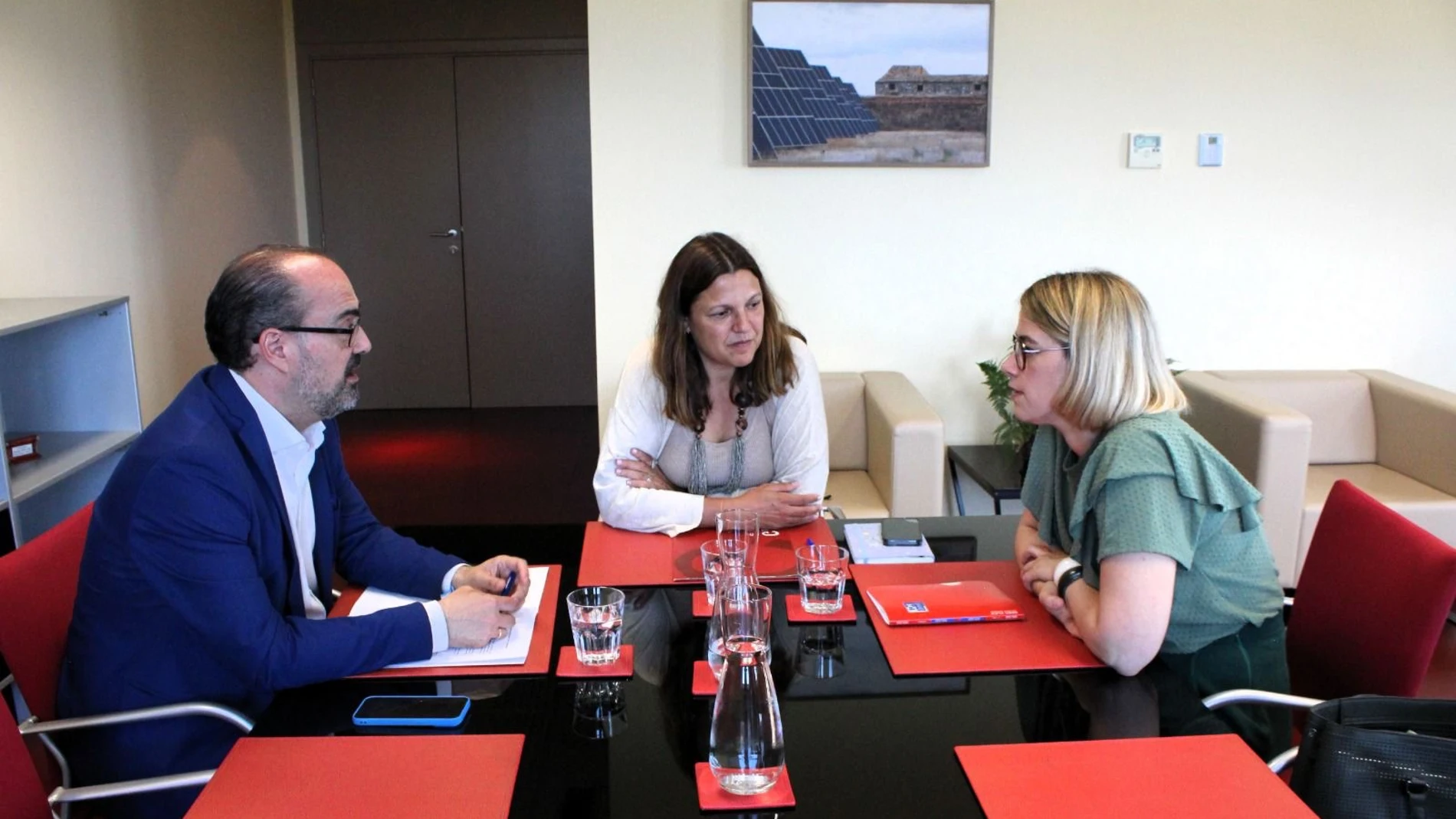 El alcalde de Ponferrada, Marco Morala, se reúne con la directora del Instituto para la Transición Justa, Judit Carrera