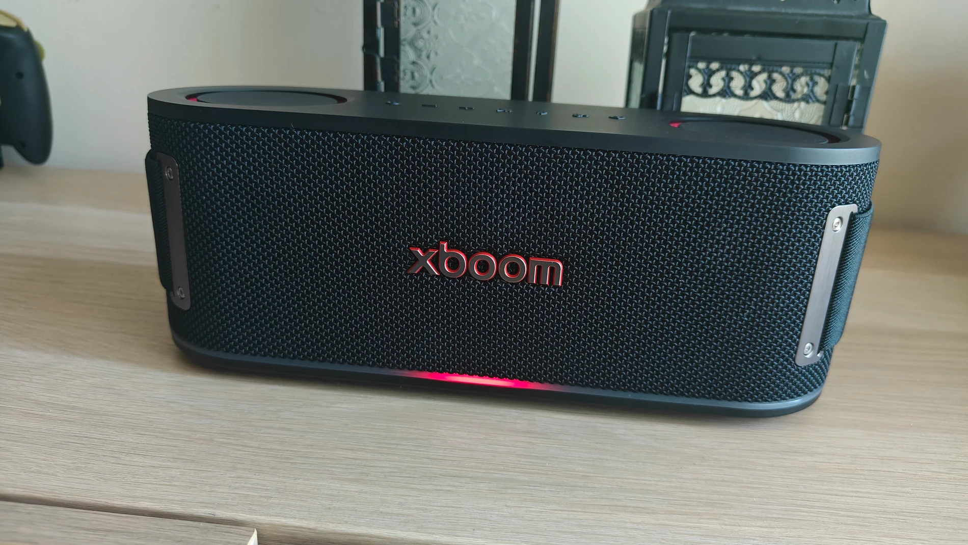 El LG XBOOM Bounce suena más grande de lo que parece