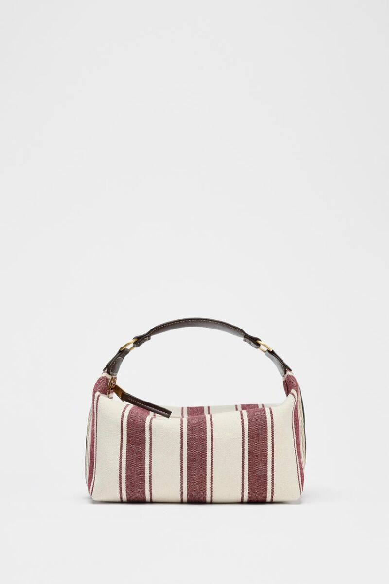 Bolso de rayas.