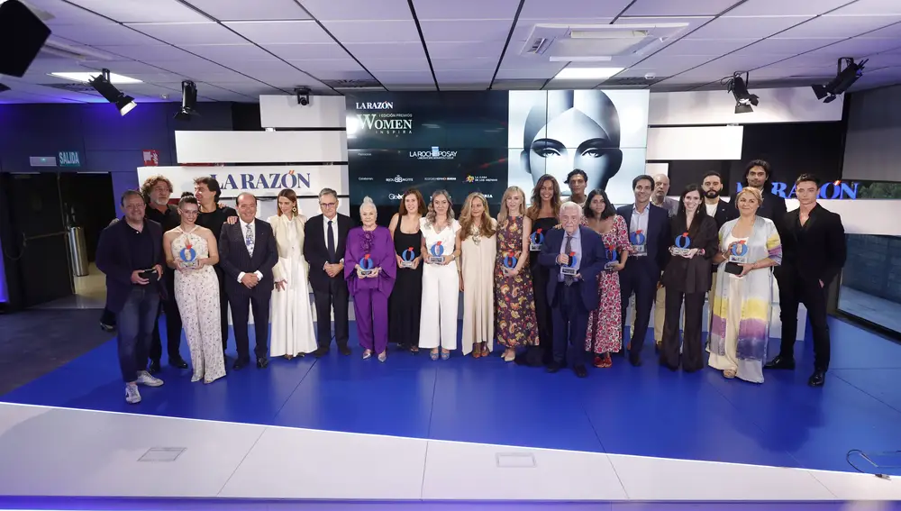 Foto de familia de los Premios Women en La Razón.