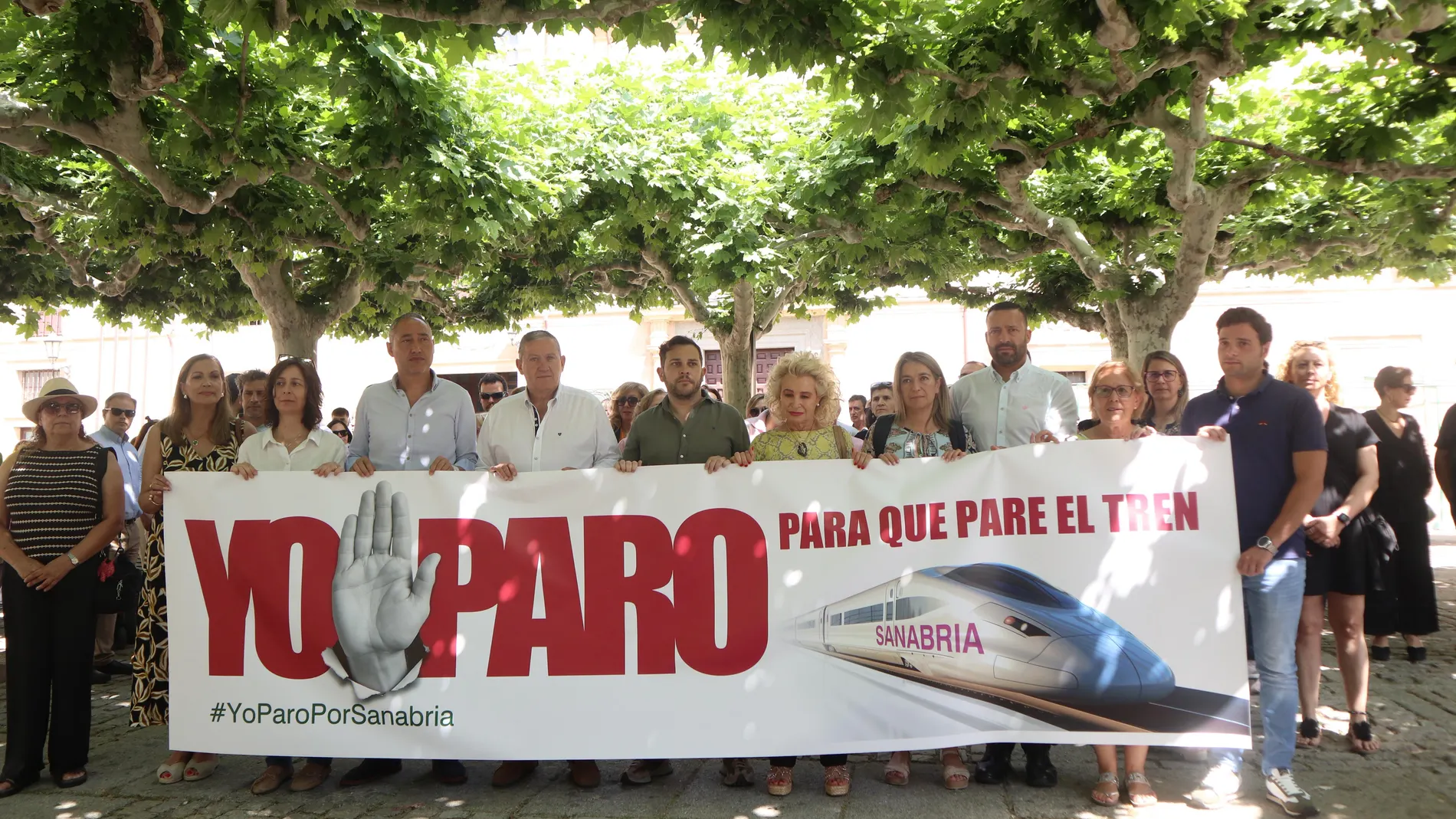 Paro de cinco minutos a las puertas de la Diputación de Zamora como protesta