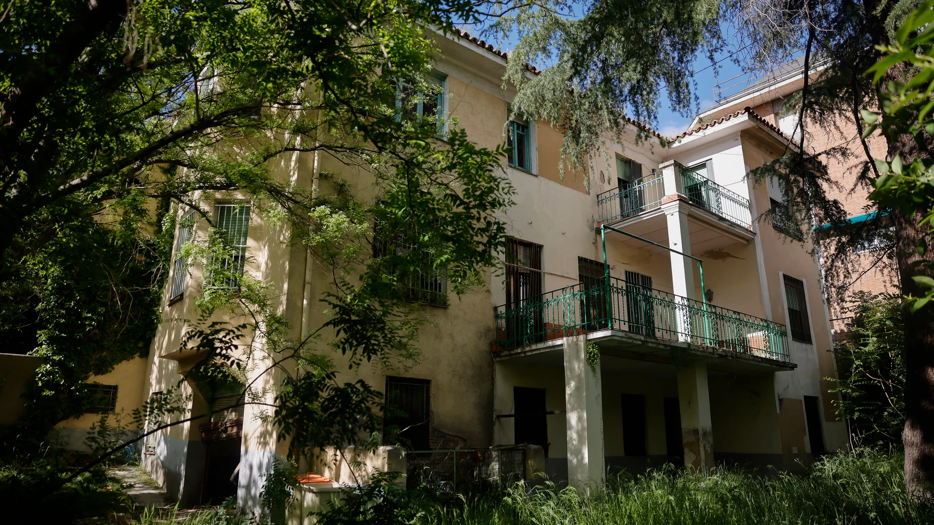 Velintonia,en su día hogar del Nobel de Literatura Vicente Aleixandre, durante la primera visita del consejero Mariano de Paco tras la recepción de las llaves. REMITIDA / HANDOUT por COMUNIDAD DE MADRID Fotografía remitida a medios de comunicación exclusivamente para ilustrar la noticia a la que hace referencia la imagen, y citando la procedencia de la imagen en la firma 19/05/2025