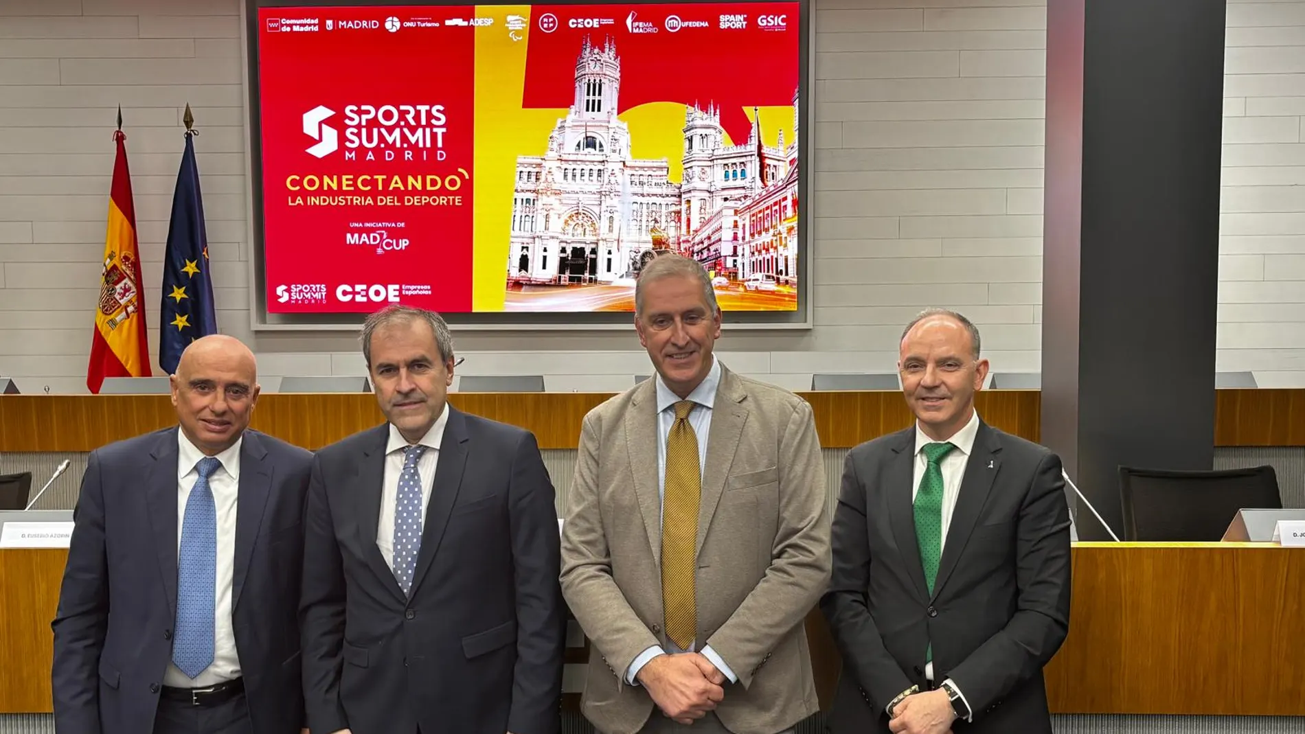 De izquierda a derecha, Eusebio Azorín (Ilunión); Miguel Ángel Benzal (CEO de Sports Summit); Andrea Lazzari (Presidente del Com.It.Es) y Carlos Domínguez (Ilunión)