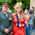 Amalia de Holanda y su padre, el rey Guillermo