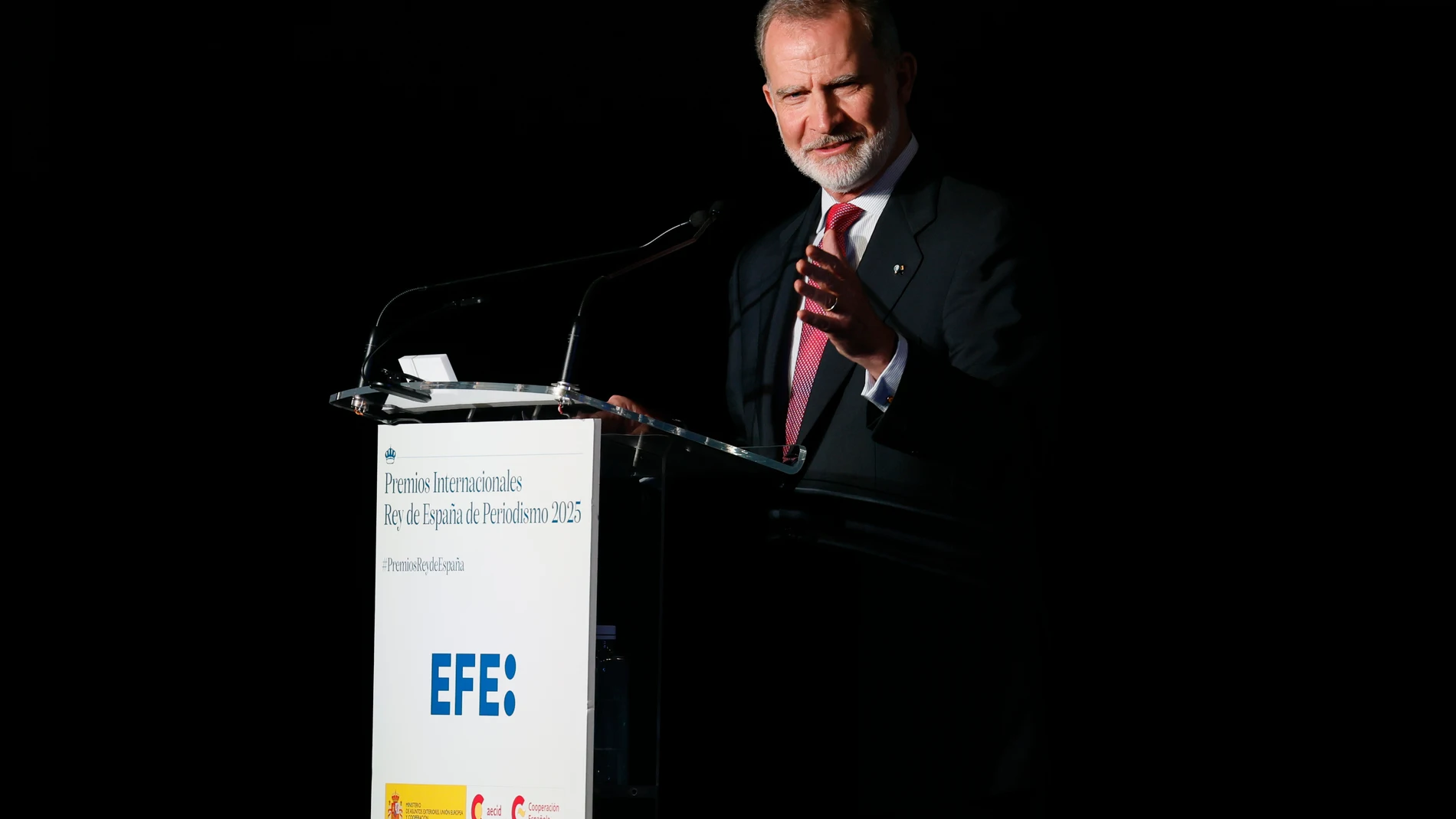 MADRID, 18/06/2025.- El rey Felipe VI interviene en los Premios Internacionales Rey de España de Periodismo organizados por la Agencia EFE y la Agencia Española de Cooperación Internacional celebrados este miércoles en Madrid. EFE/ Ballesteros