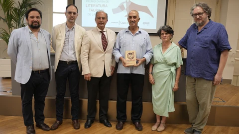 La Fundación Cajasol acoge la flamante primera edición del Premio Divisa de Literatura Taurina