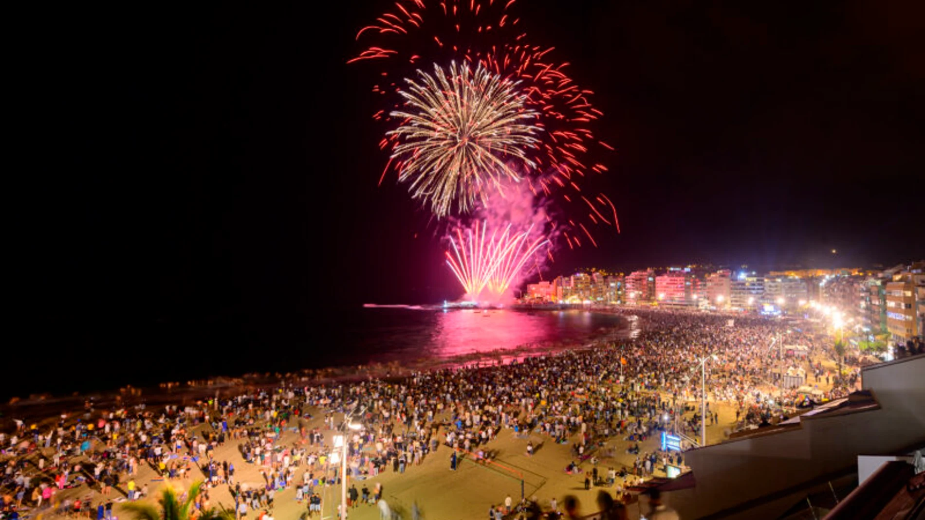 San Juan 2025 en Canarias: las celebraciones más espectaculares y místicas