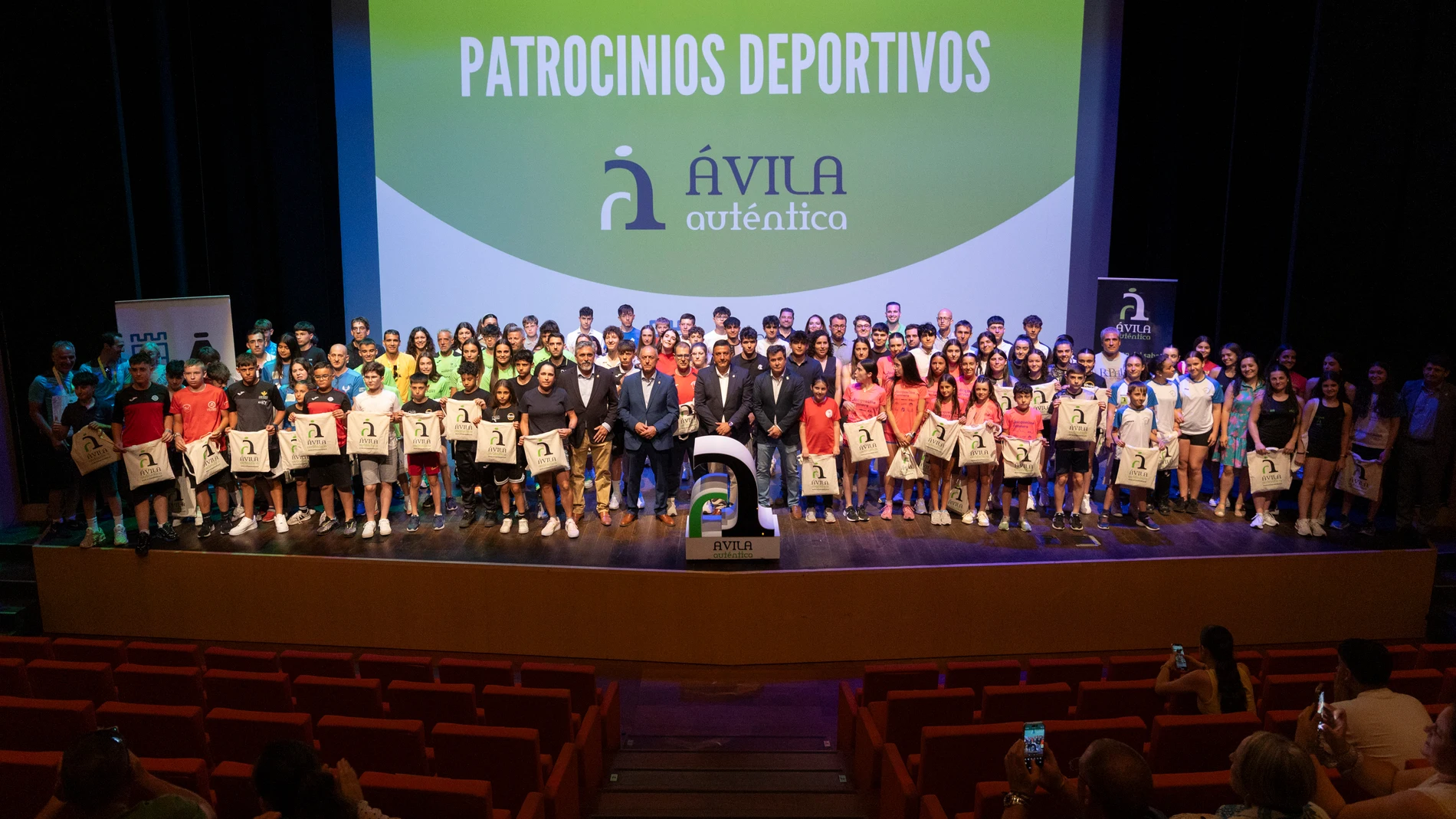 Entrega de los patrocinios de Ávila Auténtica a 142 deportistas y clubes