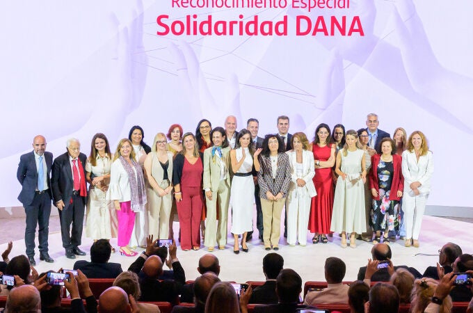 Su Majestad la Reina acudió a la entrega de premios de la XVII edición de su iniciativa solidaria ‘Euros de tu Nómina’.
