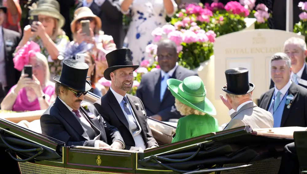 El rey Carlos III, Camilla Parker y el príncipe Guillermo en Ascot