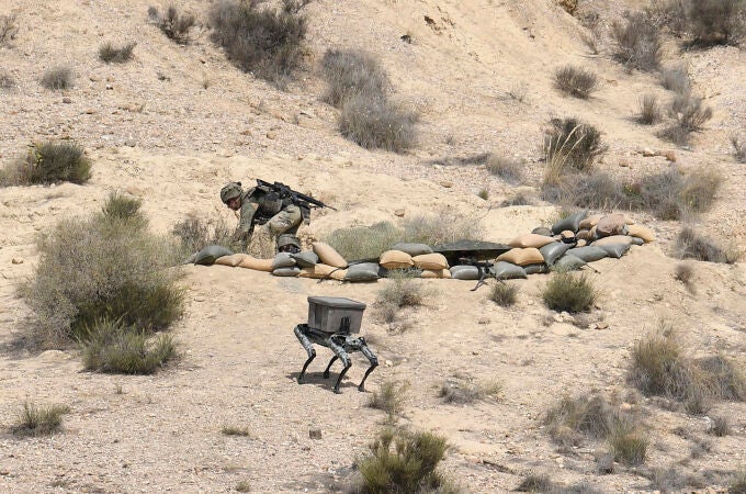 El Ejército de Tierra muestra su avance en robotización del combate en Almería