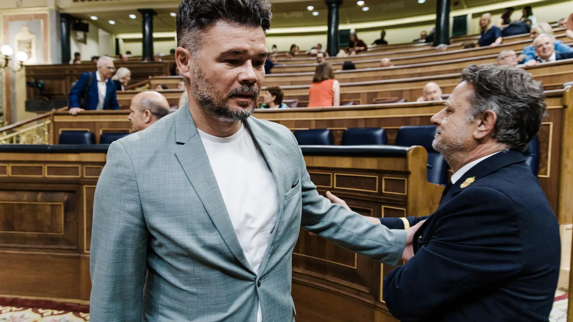 Rufián insiste en que, además de "llorar", hay que "hacer algo" antes de las elecciones: "Sea un mes o un año"